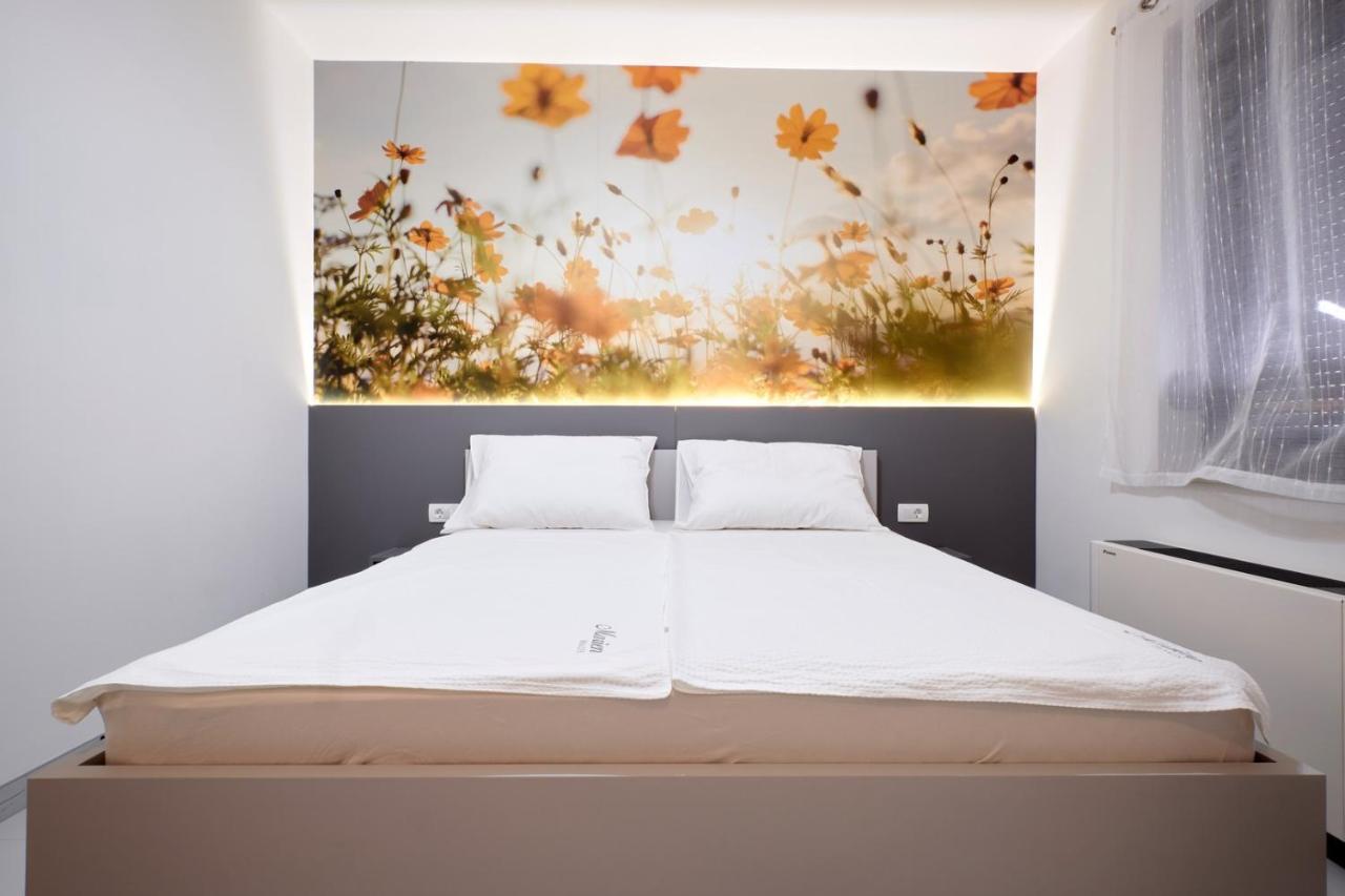 Marien Haus Hotel Karlovac Bagian luar foto